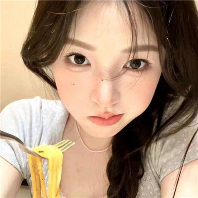 俏皮女学生
